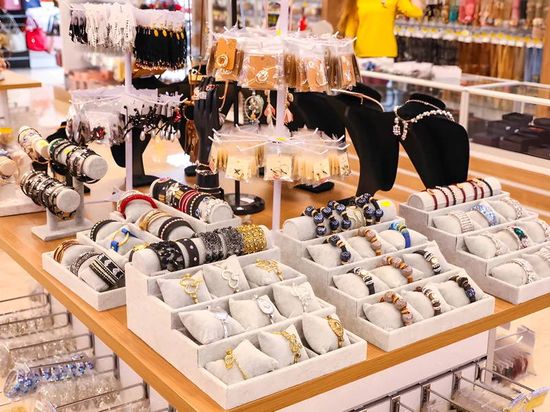 Bracelets and jewellery