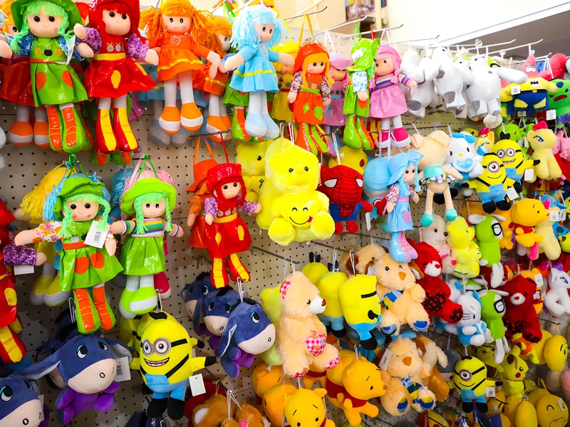 Dolls and plush toys
